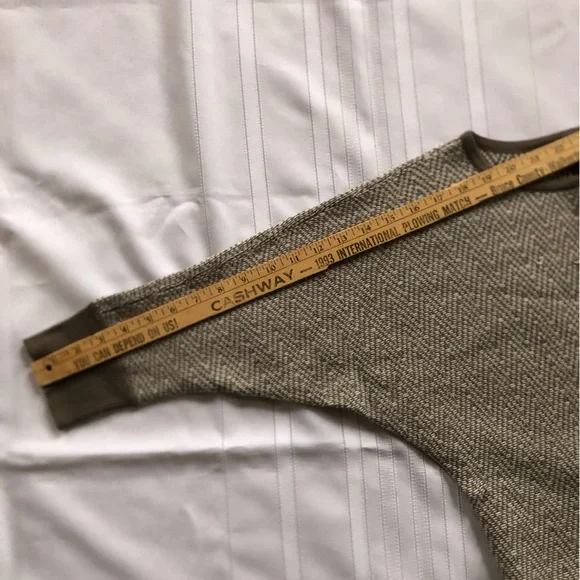 Oatmeal Patterned Batwing Sweater - Picture 4 of 13